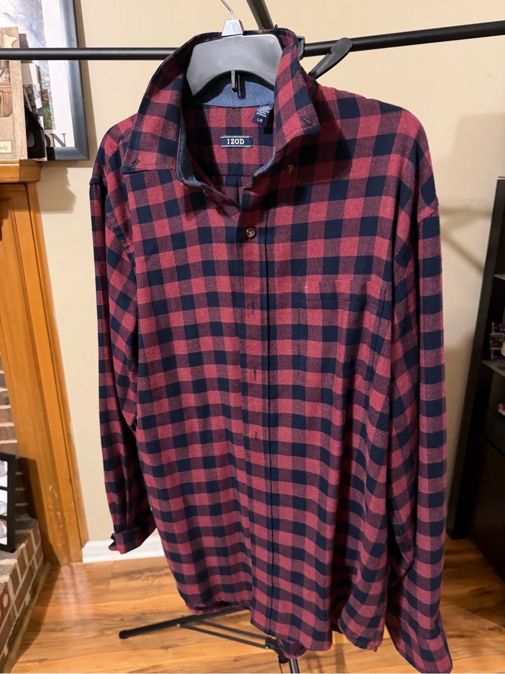 Izod plum and navy blue plaid flannel shirt in a L #flannel #preppy